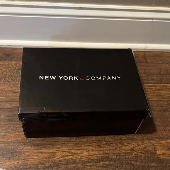 New York & Company Black and Blue Patterned Heels - Picture 8 of 9